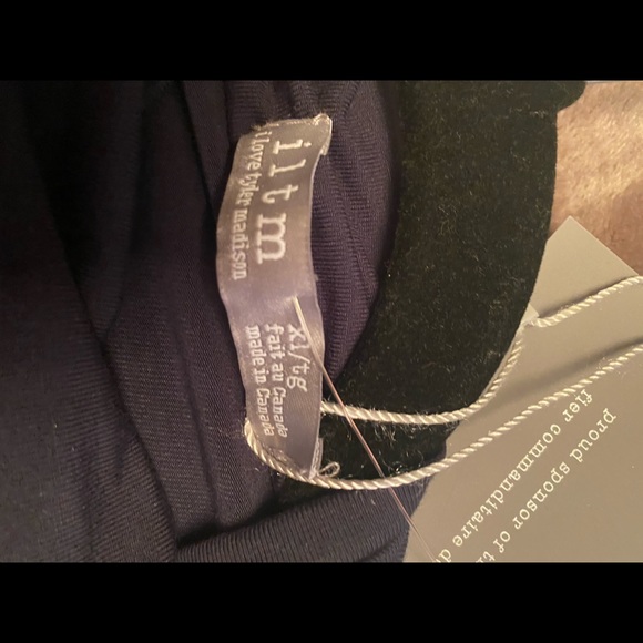 Black Loose fitting Morgan Crew Neck - Picture 4 of 4